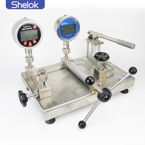 Pneumatic pressure calibration pump